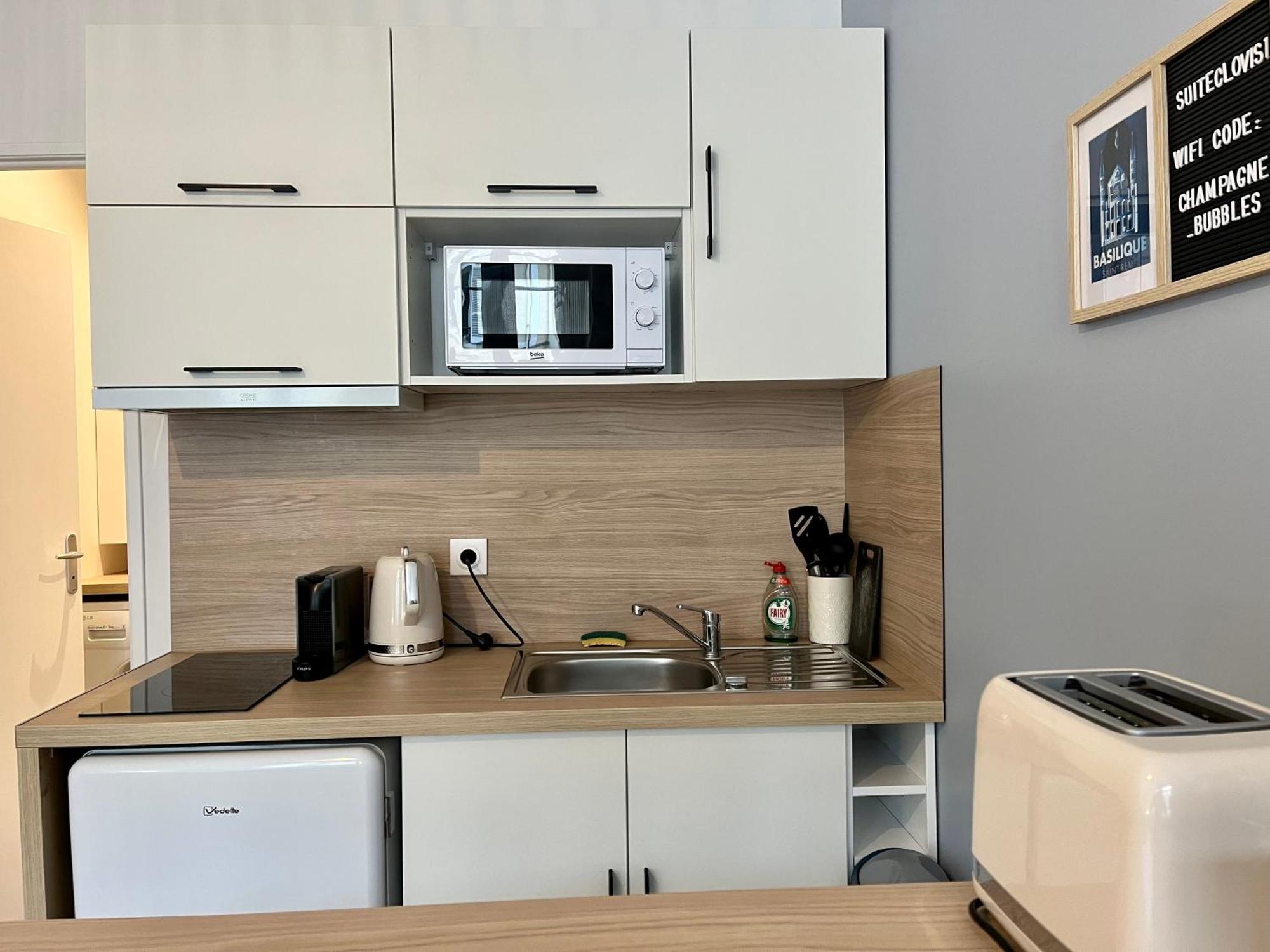 Suite Clovis - 1 Reims Extérieur photo